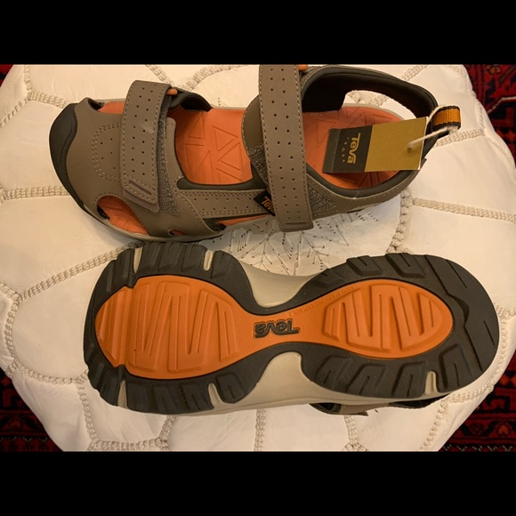 NWT boys Teva sport sandals. Brand new! 😎 - Picture 4 of 4
